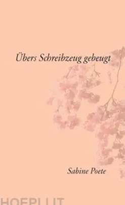 Übers Schreibzeug gebeugt